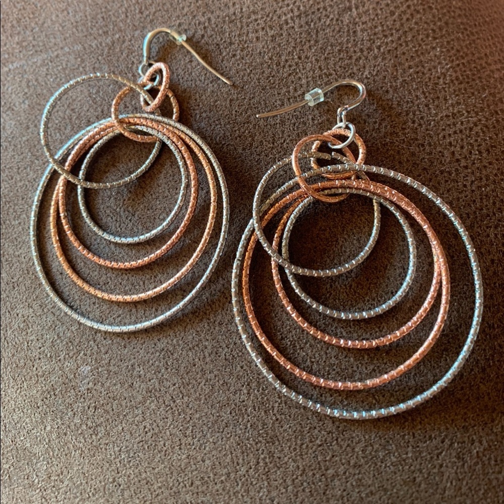 Lightweight Hoops Earrings